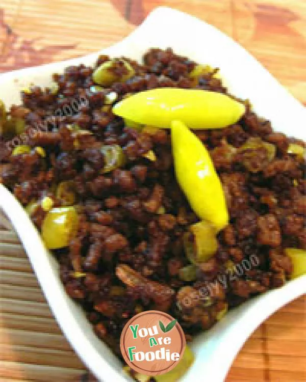 Minced beef with pickled pepper