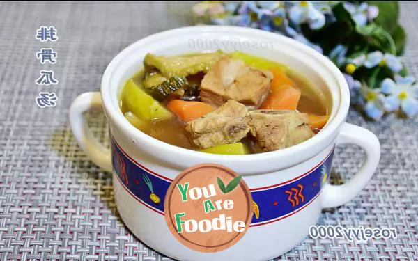 Braised pork ribs and melon soup