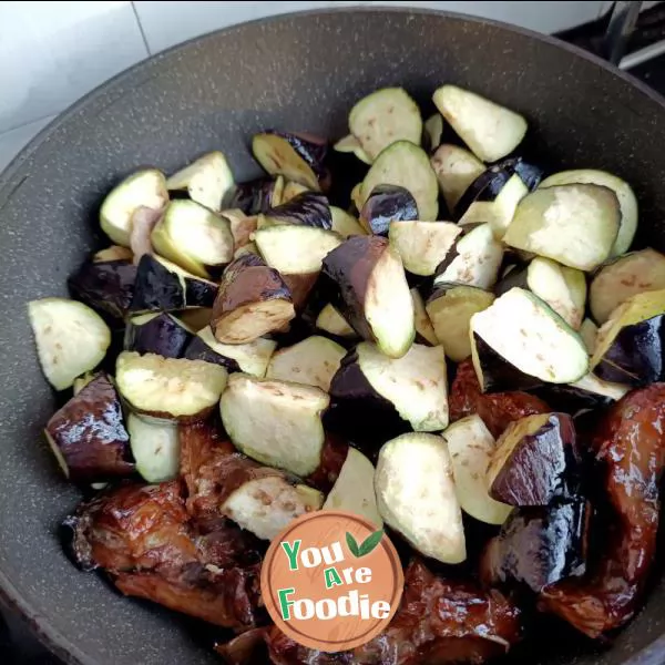 Braised preserved fish with eggplant