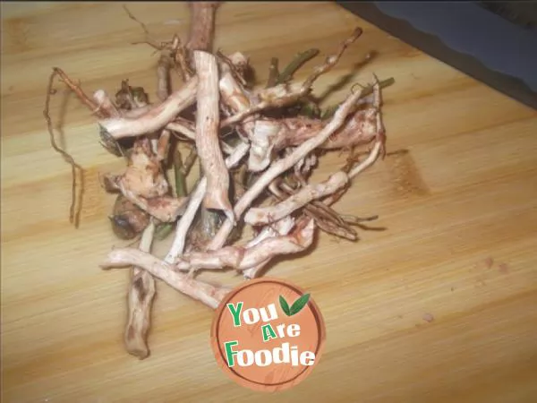 Clearing away heat and reducing fire -- gouqi tou Zhu Gu Tang