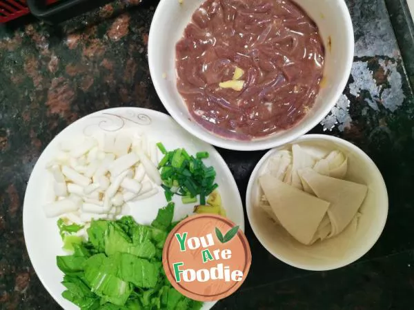 Boiled Wonton Skin with Pork Liver and Vegetables