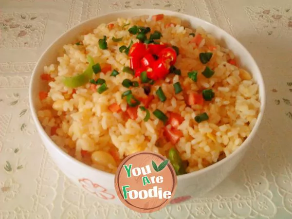 Fried rice with small sun eggs