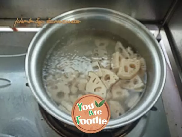 Lotus root in tomato sauce