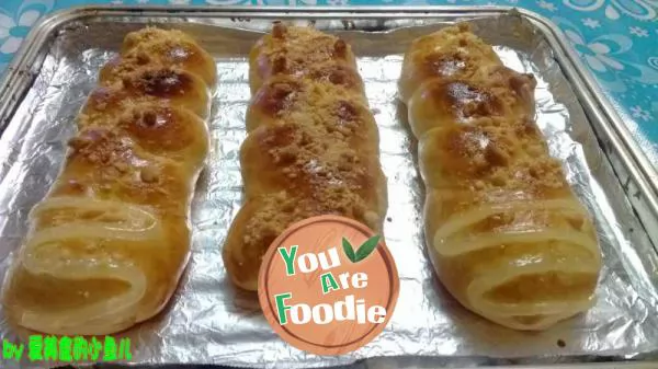 Delicious crispy braided bread - ice version