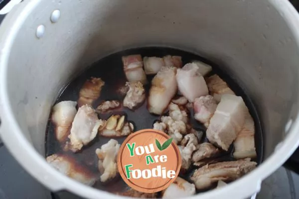 Braised pork (pressure cooker version)