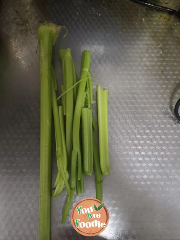 Celery fried meat