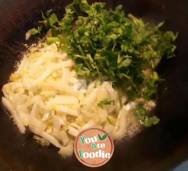 Chinese cabbage with garlic and coriander