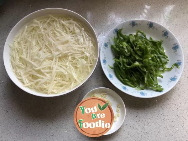 Shredded potato with green pepper