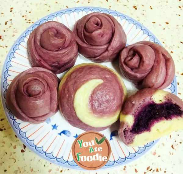 Steamed bun with purple potato and rose