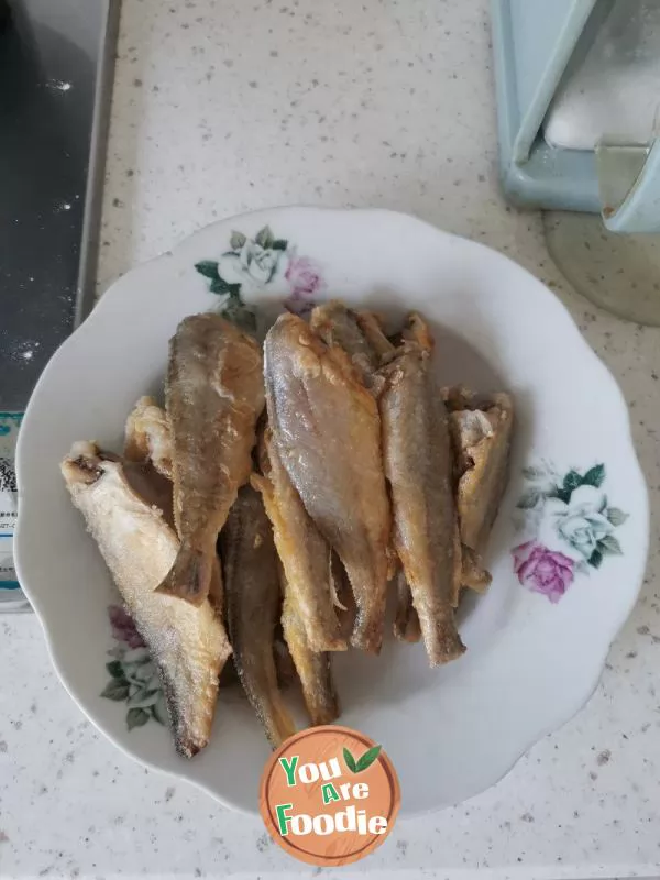 Braised crucian carp