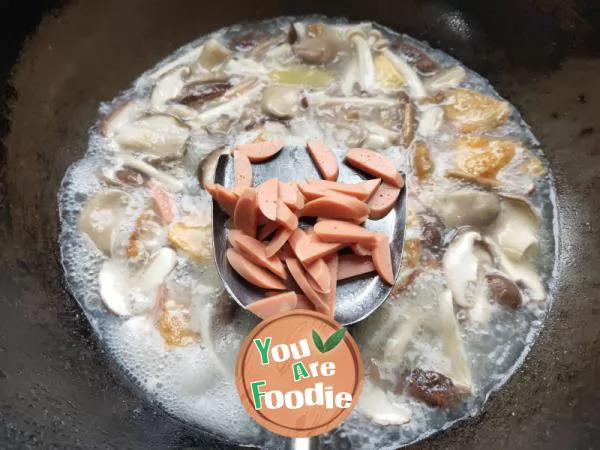 Baby vegetable mixed mushroom soup