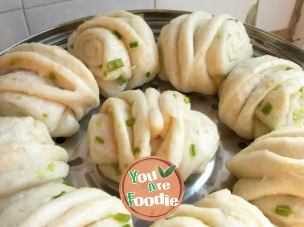 Whole wheat chives rolls