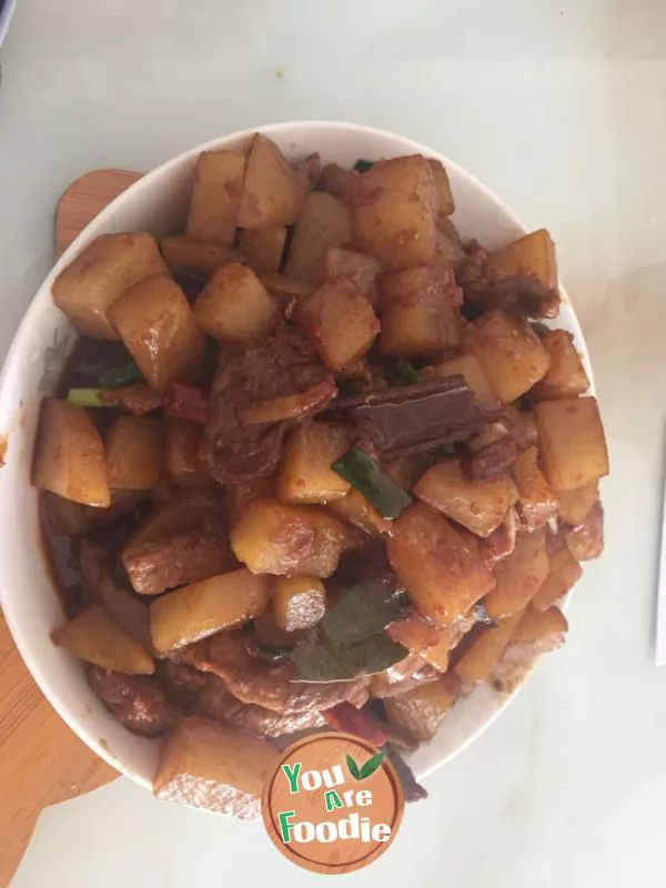 Braised pork with potato