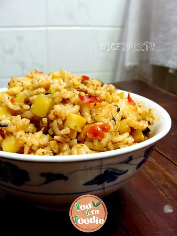 Fried-rice-with-red-oil