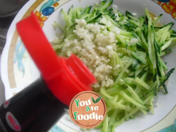 Jelly fish and cucumber salad