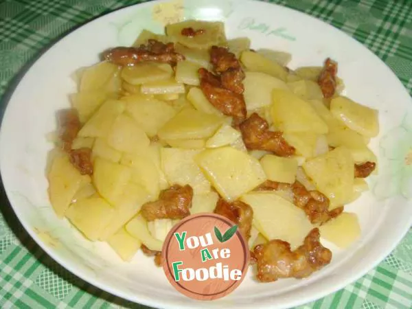 Fried meat with potato chips