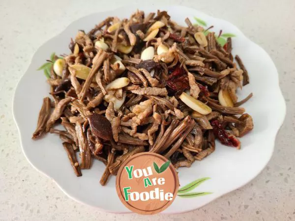 Stir fried Shredded Pork with Tea Tree Mushroom