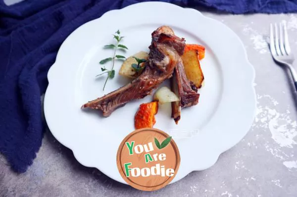 Roasted lamb chops with red wine