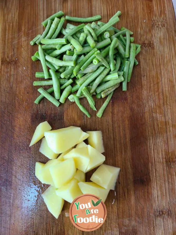 Braised noodles with beans