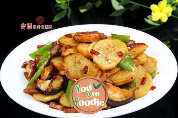 A novice can cook delicious [green pepper, mushroom and potato chips]