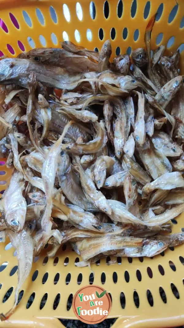 Stir fried green pepper with hairy fish