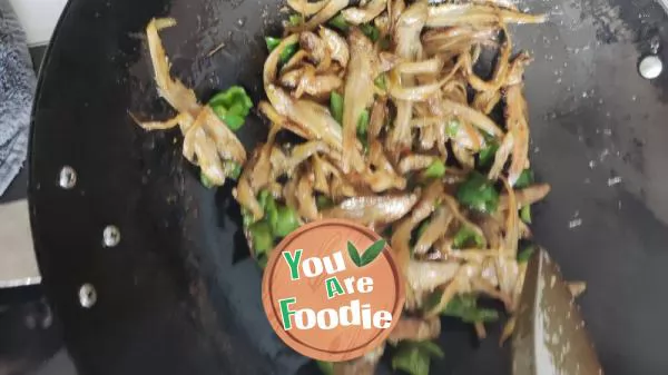 Stir fried green pepper with hairy fish