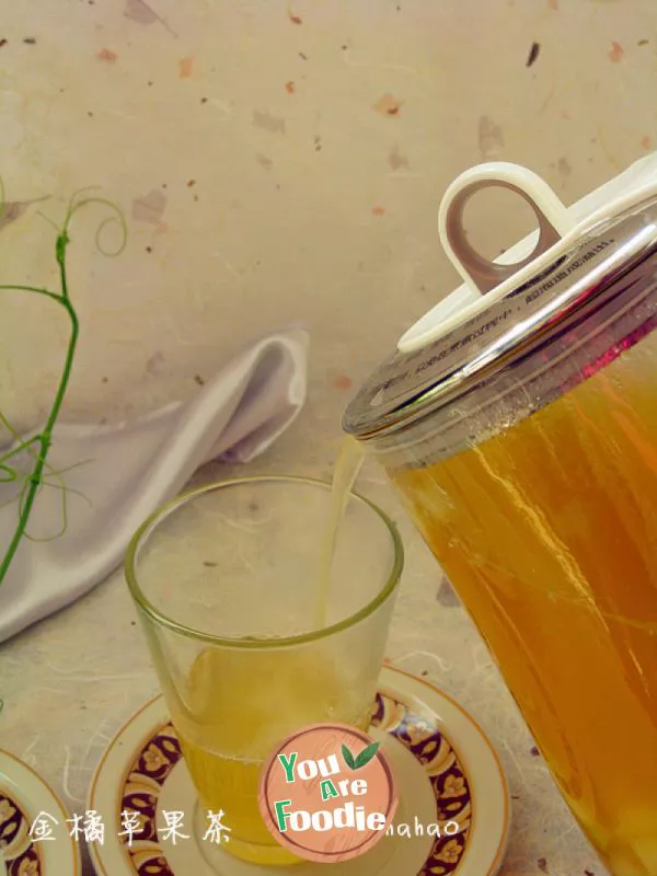 Warm and delicious kumquat Apple Tea