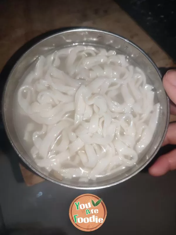 Noodles in clear soup