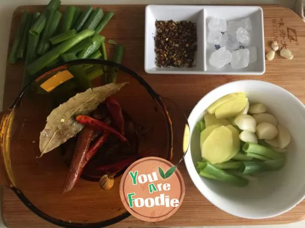 Stewed pork feet with soybean and radish