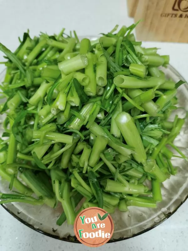 Fried Water Spinach Stems with Shredded Pork