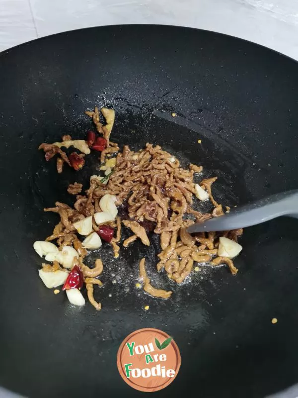 Fried Water Spinach Stems with Shredded Pork