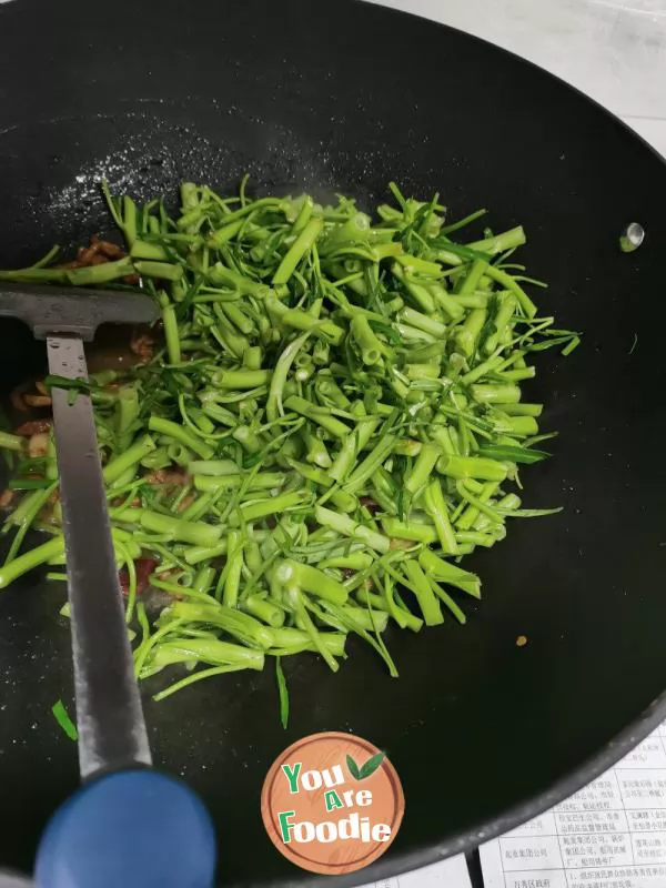 Fried Water Spinach Stems with Shredded Pork