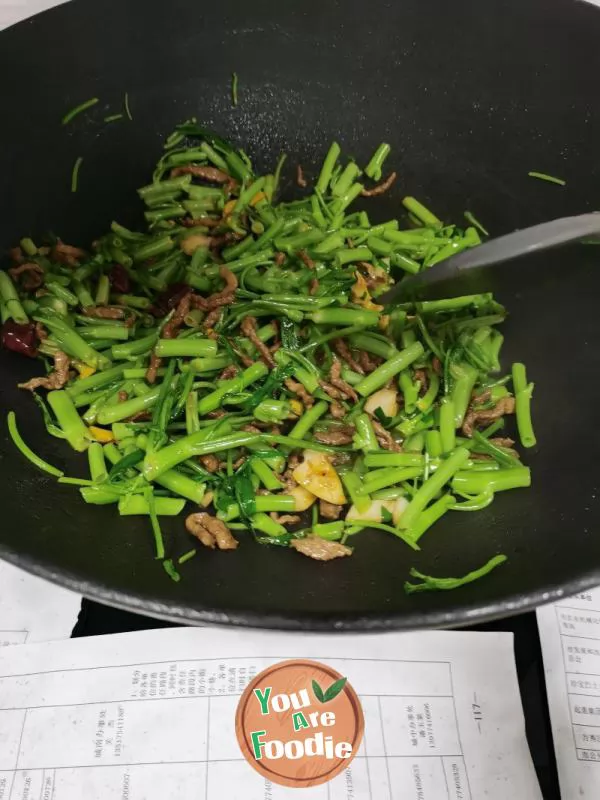 Fried Water Spinach Stems with Shredded Pork