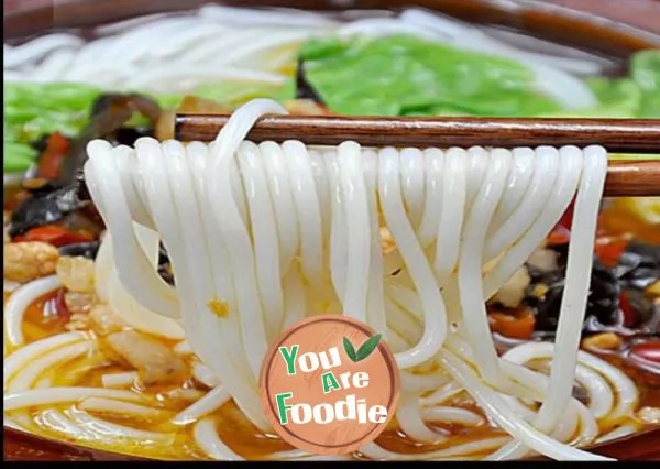 Homemade-hot-and-sour-noodles