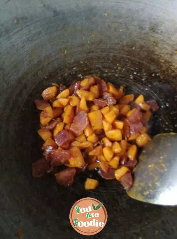 Fried rice with pumpkin and preserved meat