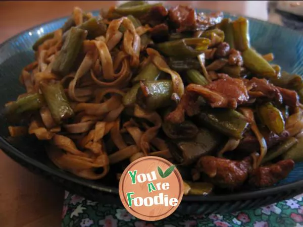 Braised noodles with beans