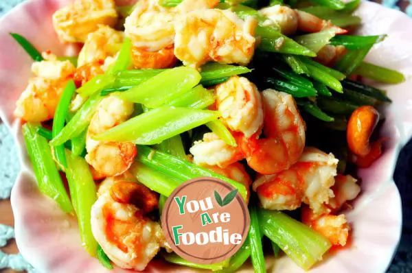 Fried-shrimps-with-cashew-nuts