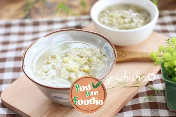 Rice and mung bean porridge