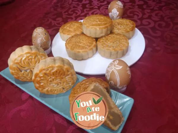 Cantonese moon cake - egg yolk and lotus seed paste