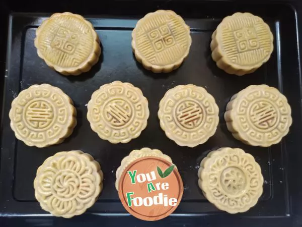 Cantonese moon cake - egg yolk and lotus seed paste