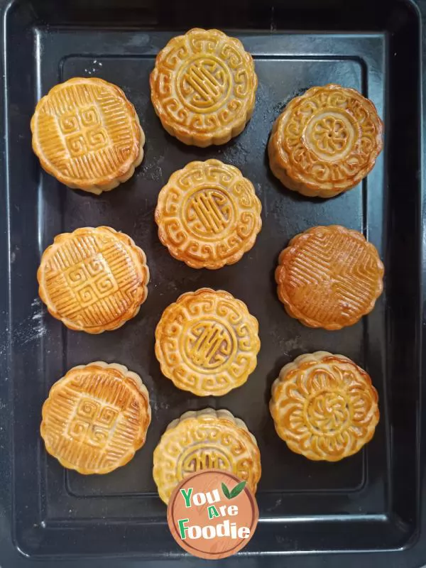 Cantonese moon cake - egg yolk and lotus seed paste