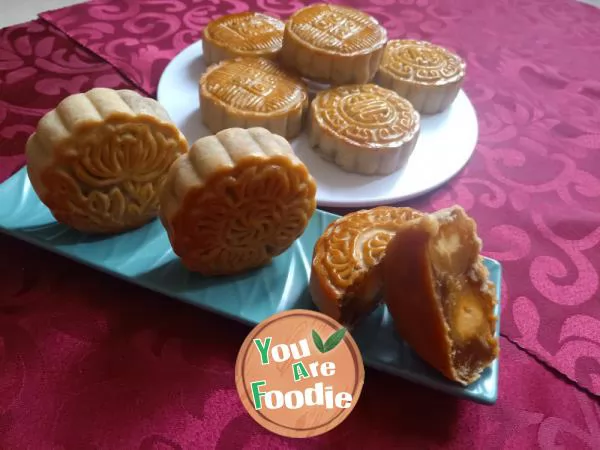 Cantonese moon cake - egg yolk and lotus seed paste