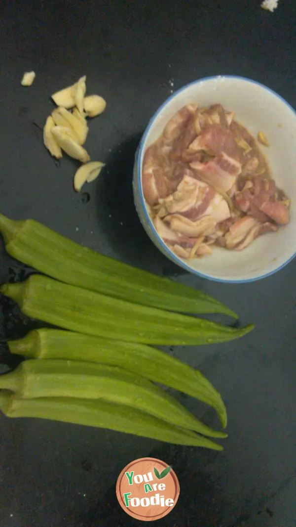 Fried pork with okra