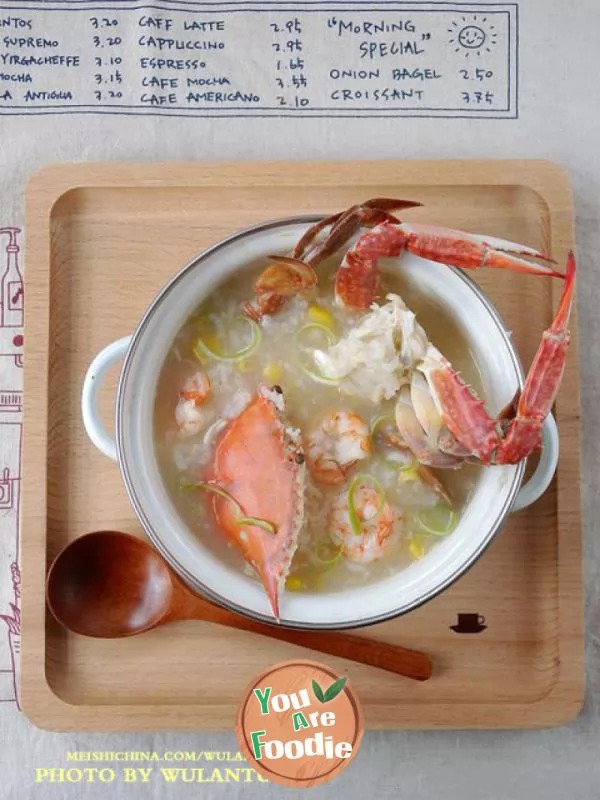 Delicious white porridge. [shrimp and crab congee]