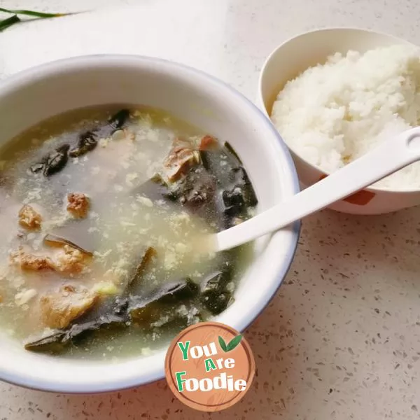 Rice soup with kelp and spare ribs