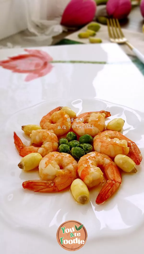 Love-preserving-chant-on-Lotus----fried-shrimps-with-fresh-lotus-seeds