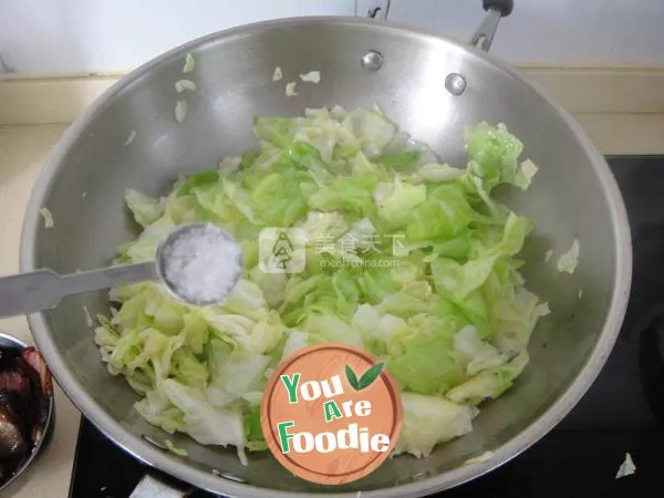 Shredded cabbage with bacon