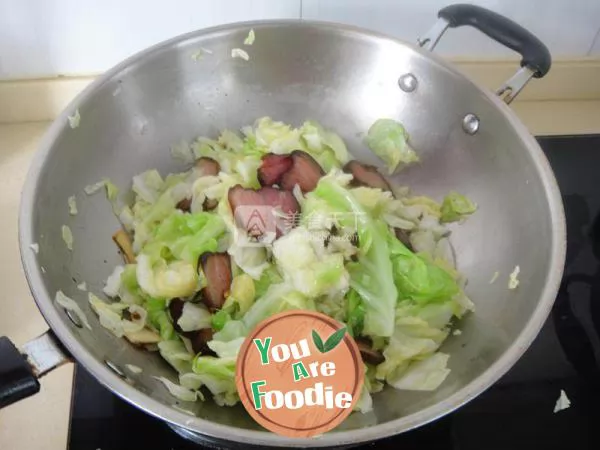 Shredded cabbage with bacon