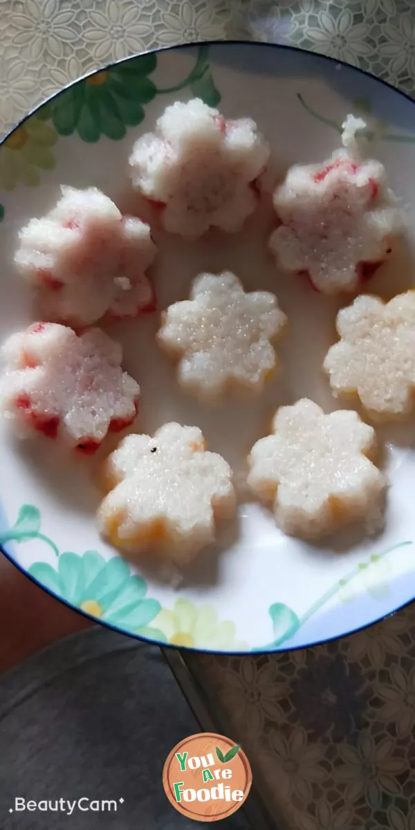 Peach blossom glutinous rice cake