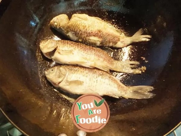 Crucian carp soup